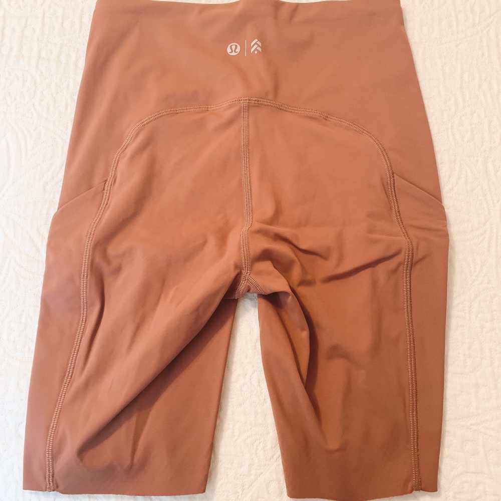 Lululemon Barry’s Collab Short